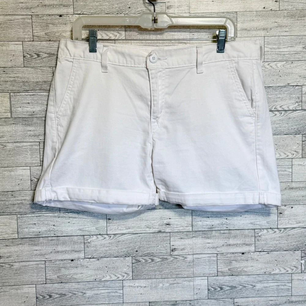 Levis‎ Womens White Chino Shorts Cuffed Mid Rise Size 31 Summer Casual